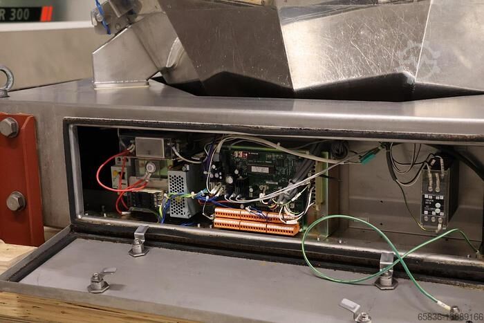 2006 Yamato ADW-514-SWH multihead weigher Yamato ADW-514-SWH multihead weigher