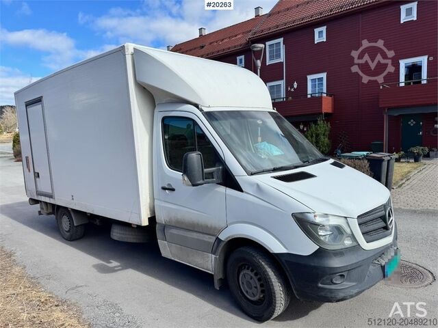 Panel van Mercedes-Benz Sprinter 8 Pallets.