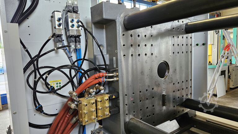 Spritzgießmaschine Arburg 630 H 2500-400 mit Multilift