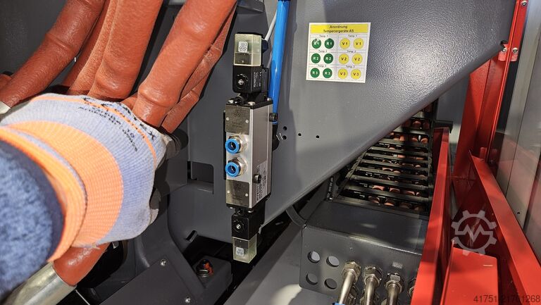 Spritzgießmaschine Arburg 630 H 2500-400 mit Multilift