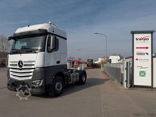 Standard tractor unit MERCEDES-BENZ Actros Gigaspace 1848 4x4 HAD Hydro. RETARDER