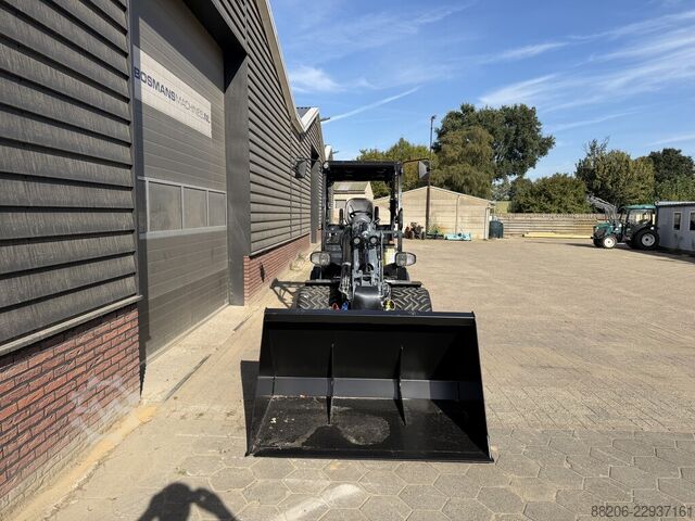 GIANT G2700 TELE HD+ mini loader NEW €899 LEASE GIANT G2700 TELE HD+ minishovel NIEUW €899 LEASE