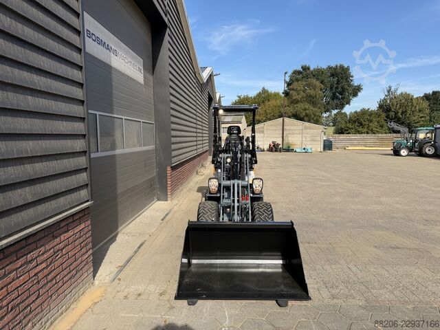 Giant G1500 mini loader / articulated loader NEW €465 LEASE GIANT G1500 minishovel / kniklader NIEUW €465 LEASE