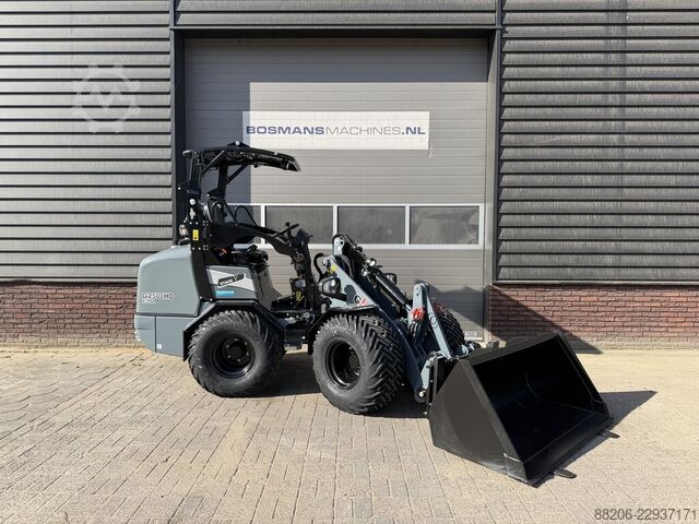 GIANT G2500 X-TRA HD mini loader NEW ''heavy-duty loader'' €699 LEASE GIANT G2500 X-TRA HD minishovel NIEUW '' dikke shovel '' €699 LEASE