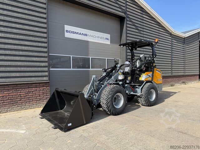 Giant G2700 X-TRA HD + mini loader, competitively priced, €725 LEASE GIANT G2700 X-TRA HD + minishovel prijs vriendelijk €725 LEASE