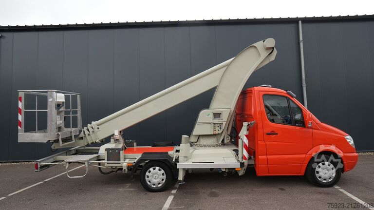 Pritschenwagen mit Kran Mercedes-Benz Sprinter 315 arial platform