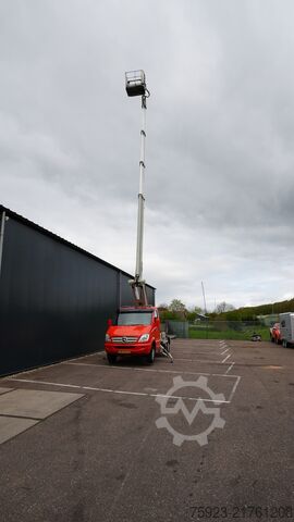 Pritschenwagen mit Kran Mercedes-Benz Sprinter 315 arial platform
