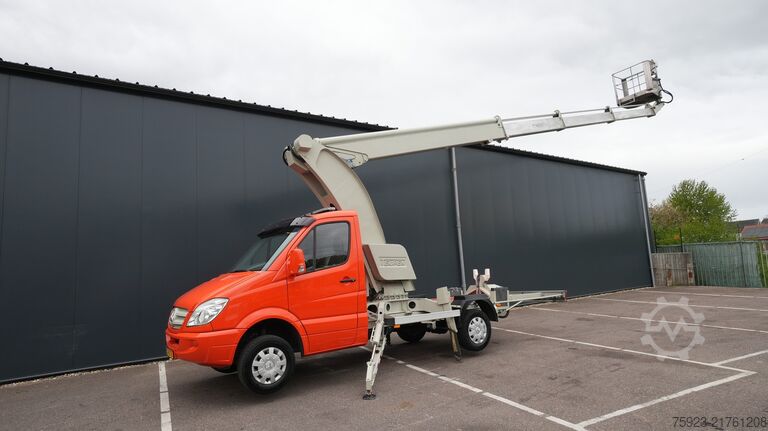 Pritschenwagen mit Kran Mercedes-Benz Sprinter 315 arial platform