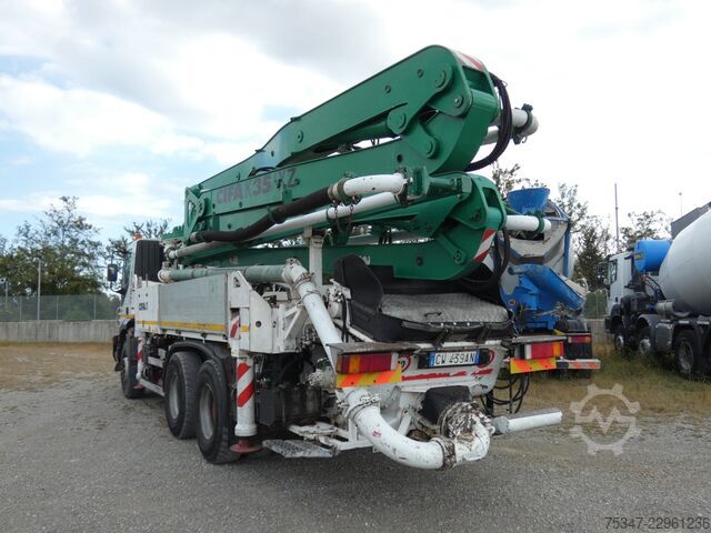 Concrete pump truck Iveco TRAKKER 380
