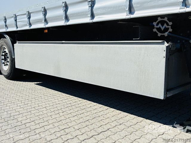 Auflieger mit Pritsche & Plane Schmitz Cargobull Curtainsider Standard
