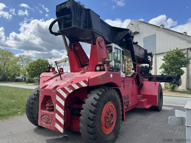 Full-container reach stacker CVS Ferrari F479.5