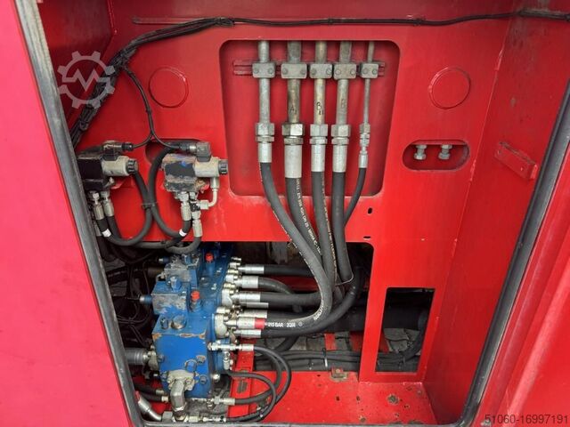 Full-container reach stacker CVS Ferrari F479.5