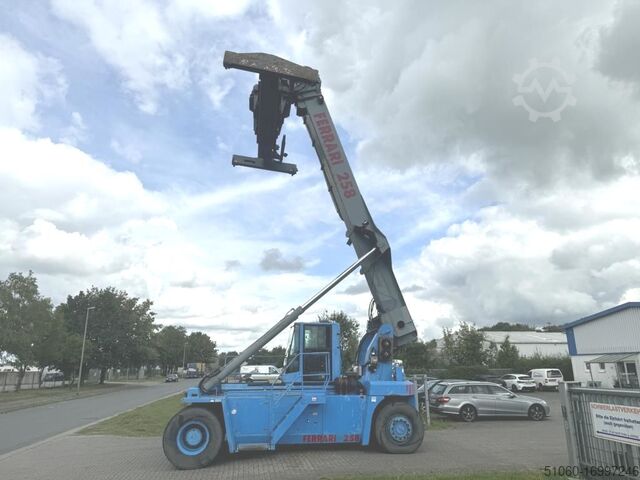 Empty Container Reachstacker CVS Ferrari F258.6