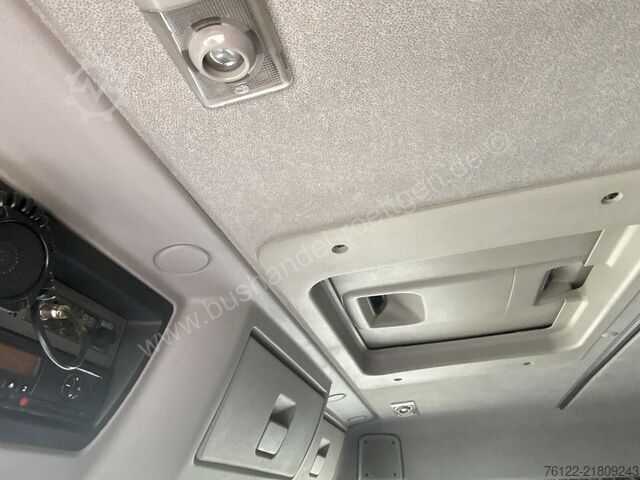 Tipper Renault Premium 460.32 8x4 Dxi