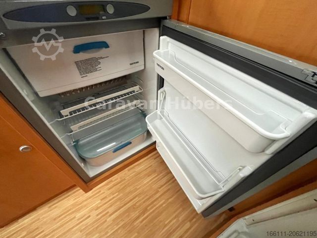 Semi-integrated camper HYMER/ERIBA Van 522 - Festbett - Sat/TV - Klima - Garage -