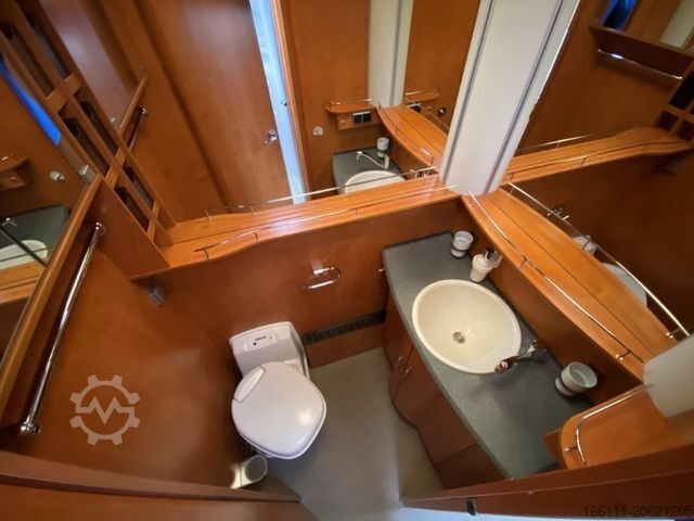 Integrated camper NIESMANN+BISCHOFF Flair 7100 IC - Fest/Hubbett - Automatik - AHK