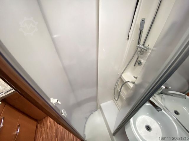 Semi-integrated camper HYMER/ERIBA T 614 SL - Festbett - Klima -  -