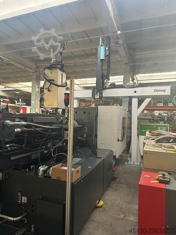 Injection molding machine Sumitomo Demag Systec 350/720-2300