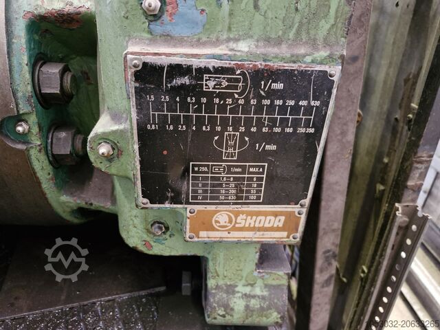 Portalfräsmaschine mit verfahrbarem Ständer SKODA W-250H CNC