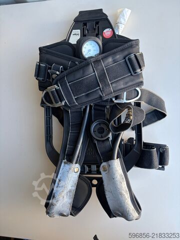 Dräger PSS 7000 portable SCBA 300 bar breathing apparatus Dräger PSS 7000 noszak SCBA 300 bar aparat powietrzny Dräger PSS 7000 noszak SCBA 300 bar aparat powietrzny