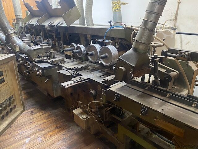 Hobelwerk mit Stapelanlagen Weinig Hydromat 22 B / 8 Wellen