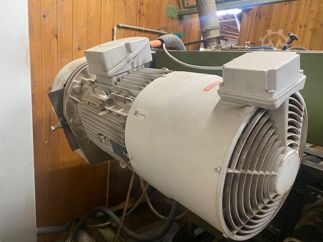 Hobelwerk mit Stapelanlagen Weinig Hydromat 22 B / 8 Wellen