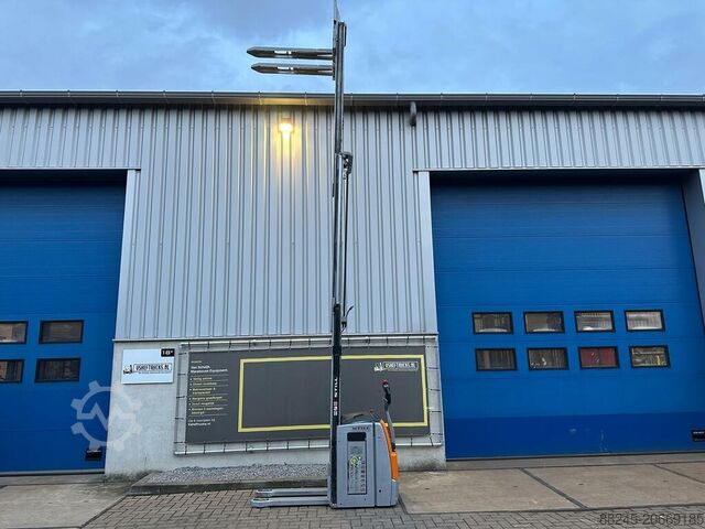 Elektrischer Triplex-Stapler Still VS-22516, Hubhöhe 5.616 mm STILL EXV-SF14