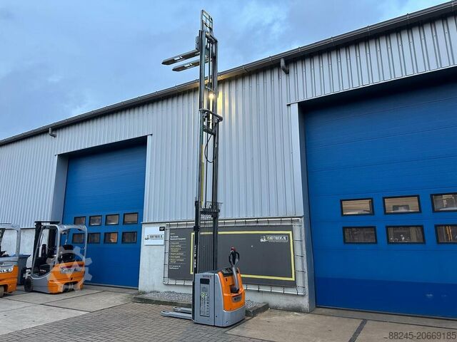 Elektrischer Triplex-Stapler Still VS-22516, Hubhöhe 5.616 mm STILL EXV-SF14