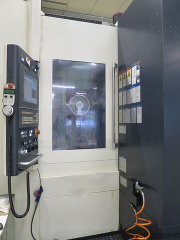 Horizontal Bearbeitungszentrum MAKINO A81nx-A136