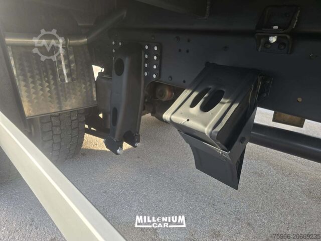 Truck with flatbed and tarpaulin Iveco EUROCARGO 150E28 CENTINATO 9,60 C/SCOPRI