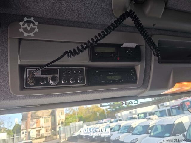 Truck with flatbed and tarpaulin Iveco EUROCARGO 150E28 CENTINATO 9,60 C/SCOPRI