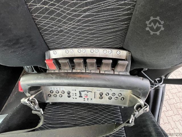 Truck mounted crane MERCEDES-BENZ Antos 2542 6x2 Pritsche Heckkran Hiab XS 177 Fun