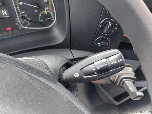 Box truck MERCEDES-BENZ 12-24 Atego Koffer- Blatt/Luft - LBW- Klima