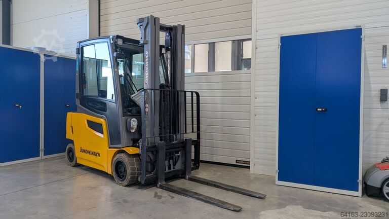Elektro 4 Rad-Stapler Jungheinrich EFG 320 G120-480DZ