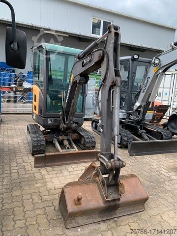 Mini excavator VOLVO EC 20 C verstellbares Fahrwerk