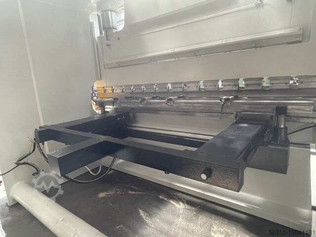 COLMAL hydraulic press brake 3000x250 tons