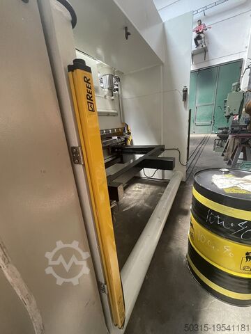 COLMAL hydraulic press brake 3000x250 tons  