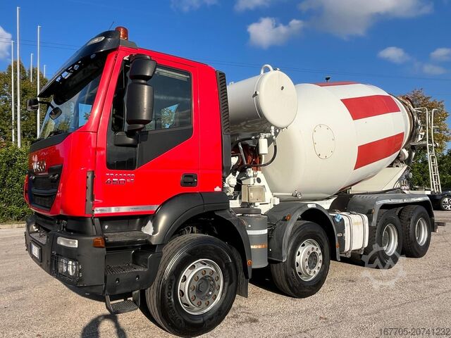 Concrete mixer truck Iveco Trakker 450