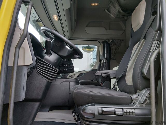 Volume tractor unit Ford F-Max 500 LowDeck
