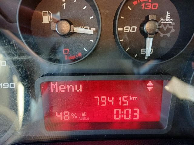 Transporter mit Koffer IVECO DAILY 35C14