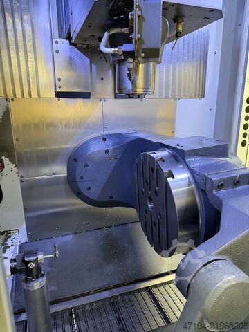 Vertical machining center HAAS UMC-500SS