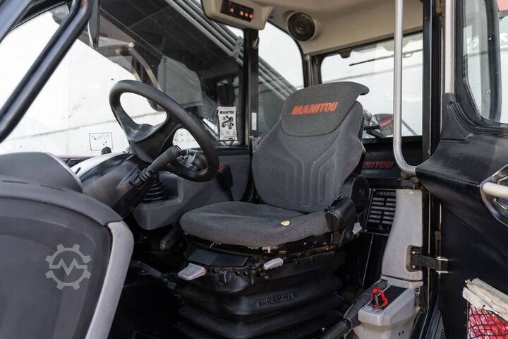 Agricultural telehandler Manitou MLT 635-140V