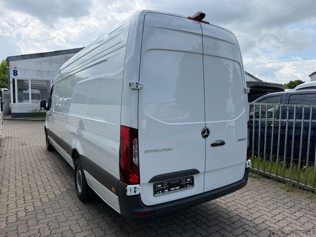 High top van MERCEDES-BENZ Sprinter 319 CDI Automatik LED Klima Supermaxi
