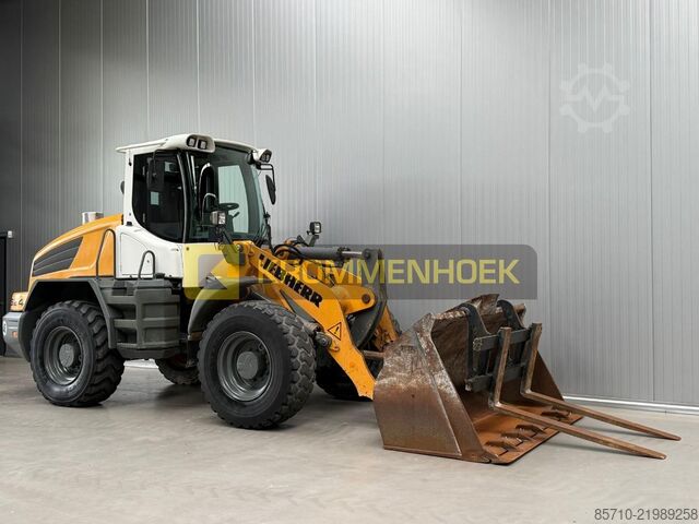 Wheel loader Liebherr L 524