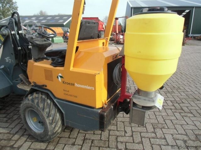 Schneeräumer Combi en zoutstrooier