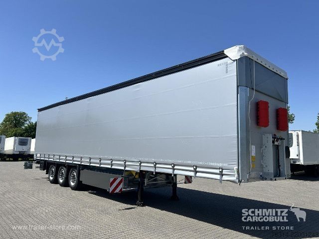 Auflieger mit Pritsche & Plane Schmitz Cargobull Curtainsider Standard Getränke