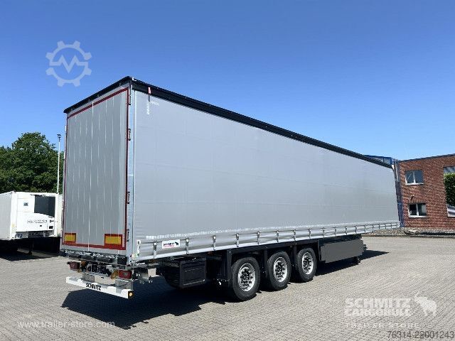 Auflieger mit Pritsche & Plane Schmitz Cargobull Curtainsider Standard Getränke