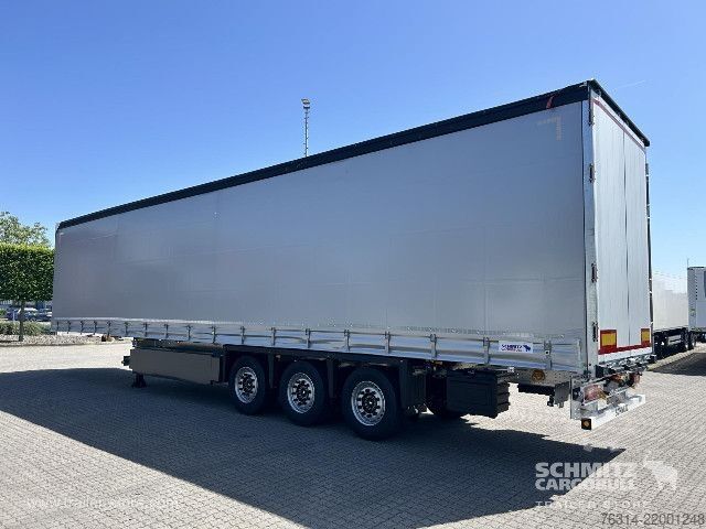 Auflieger mit Pritsche & Plane Schmitz Cargobull Curtainsider Standard Getränke