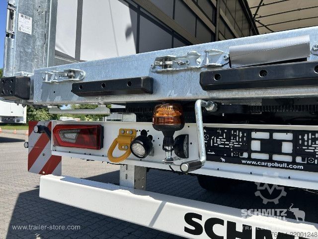 Auflieger mit Pritsche & Plane Schmitz Cargobull Curtainsider Standard Getränke