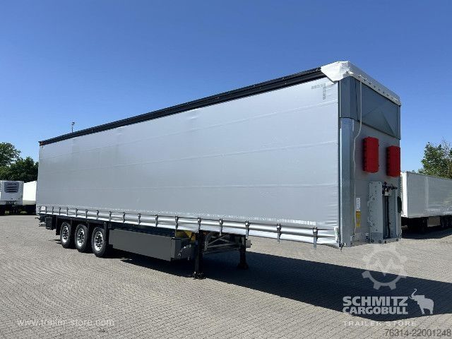 Auflieger mit Pritsche & Plane Schmitz Cargobull Curtainsider Standard Getränke